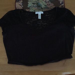 Black Lacey crop